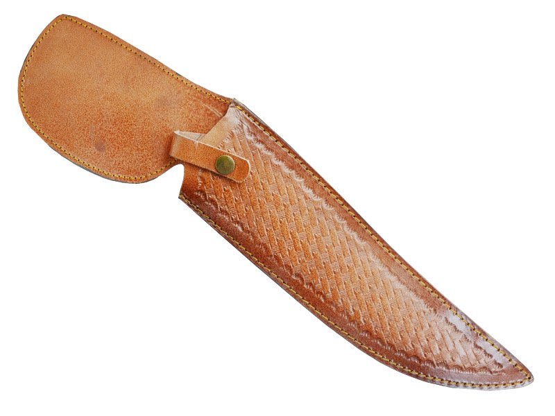 Adaga de combate full tang forjada em aço D2. Empunhadura em chifre de carneiro, 44 cm