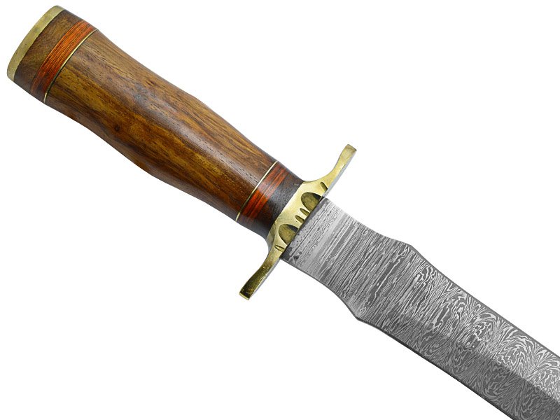 Adaga para colecionador forjada em aço damasco. Empunhadura em rádica de roseira e pakawood, 37 cm