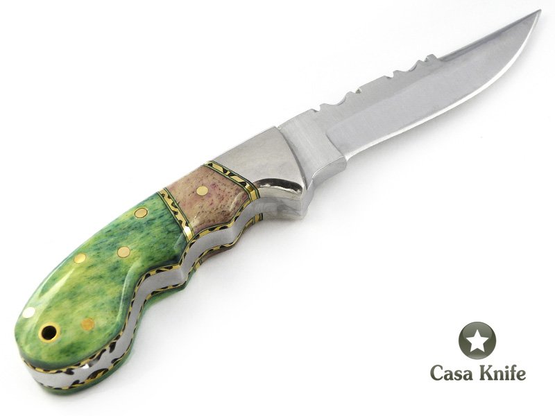Adam Shaw faca em aço inoxidável com empunhadura em osso de camelo tingido 16 cm