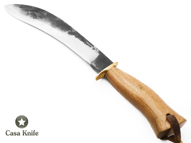 Adelar Filippon em faca kukri para colecionador em aço carbono com empunhadura em madeira Louro Gaucho 35 cm