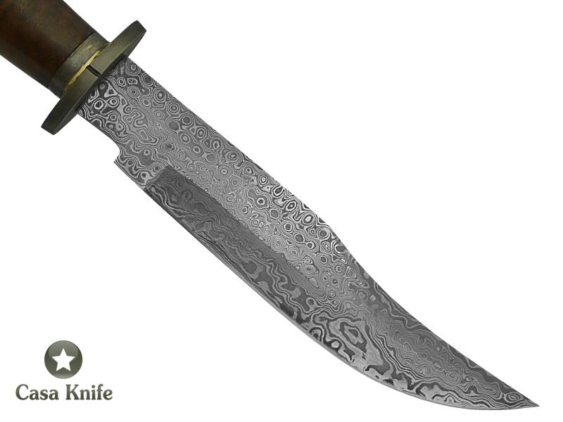 Adelar Filippon faca Bowie para colecionador forjada em Aço Damasco. Empunhadura em Rádica de Roseira Estabilizada, 36 cm.