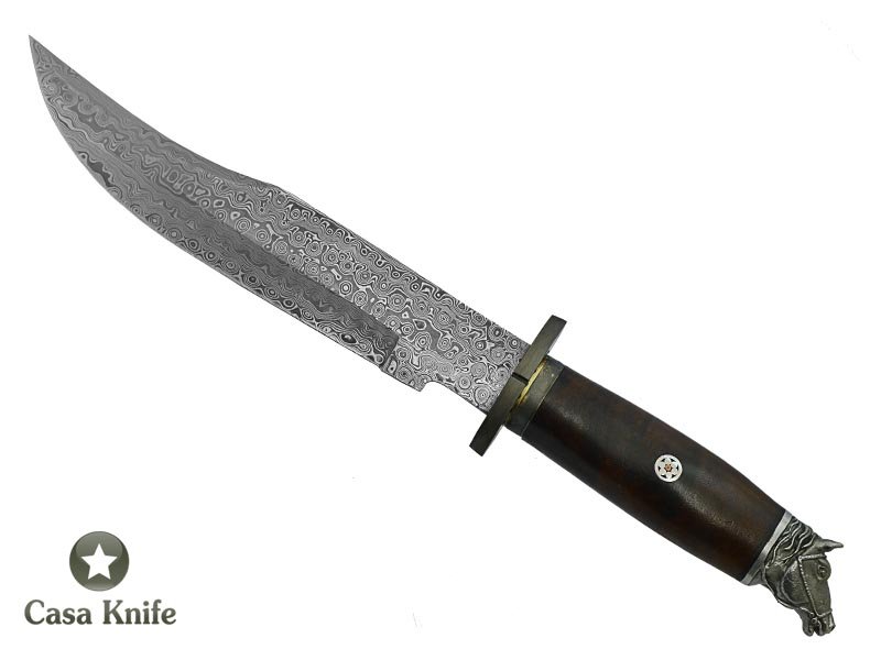 Adelar Filippon faca Bowie para colecionador forjada em Aço Damasco. Empunhadura em Rádica de Roseira Estabilizada, 36 cm.