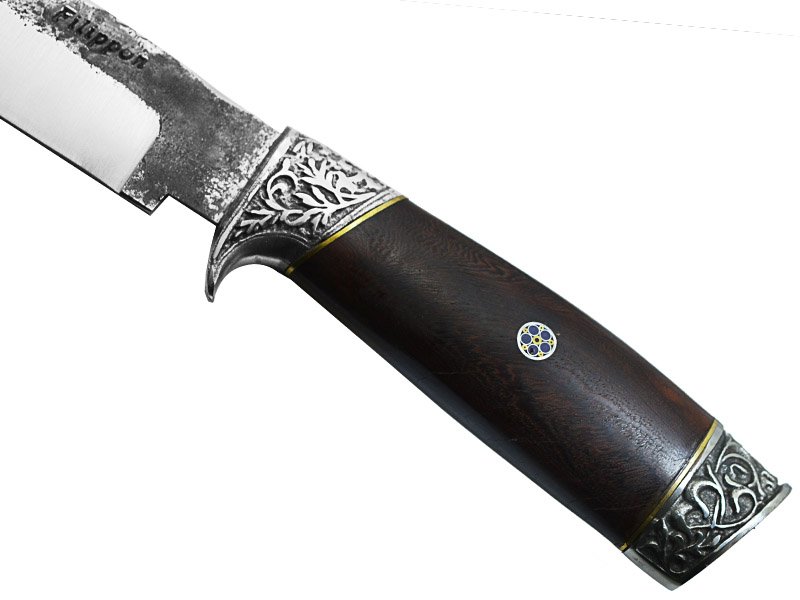 Adelar Filippon faca brüt Forge para churrasco, forjada em aço inox. Empunhadura em Sucupira, 34 cm