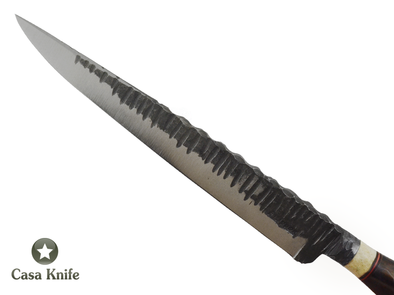Adelar Filippon faca Cheff Brüt Forge integral para colecionador em aço de Mola de Trem, Empunhadura em Chifre de Búfalo 39cm