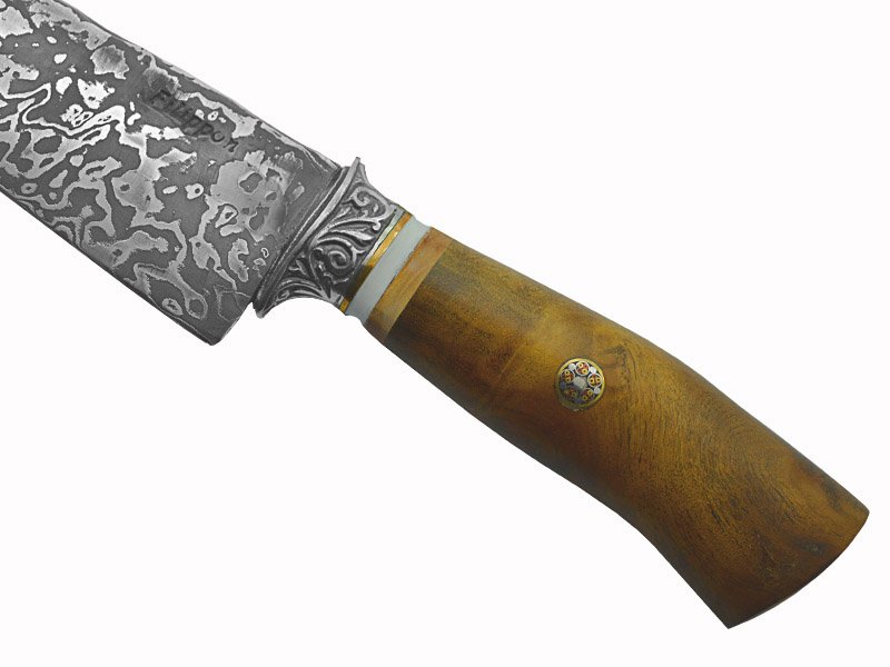 Adelar Filippon faca cheff para colecionador forjado em aço damasco. Empunhadura em rádica de imbuia, 34 cm