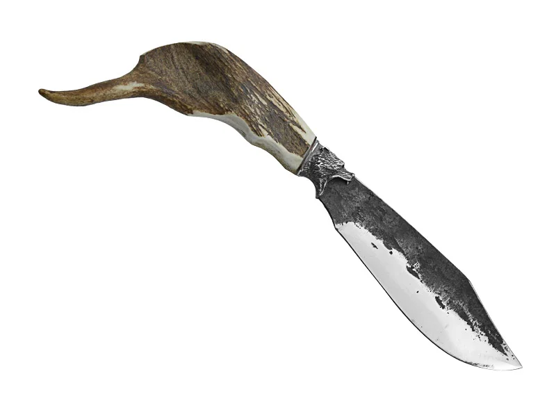 Adelar Filippon faca de caça forjada em aço 1070. Empunhadura em chifre de cervo, 32 cm