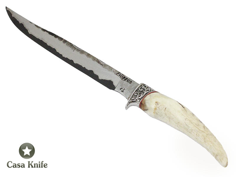 Adelar Filippon Faca Javalizeira para colecionador forjado em Aço San May. Empunhadura em Chifre de Cervo, 35 cm.