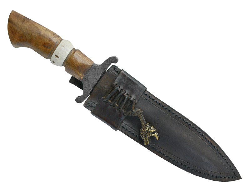 Adelar Filippon faca para churrasco, forjada em aço inox 420. Empunhadura em madeira de Pau Ferro, 34 cm