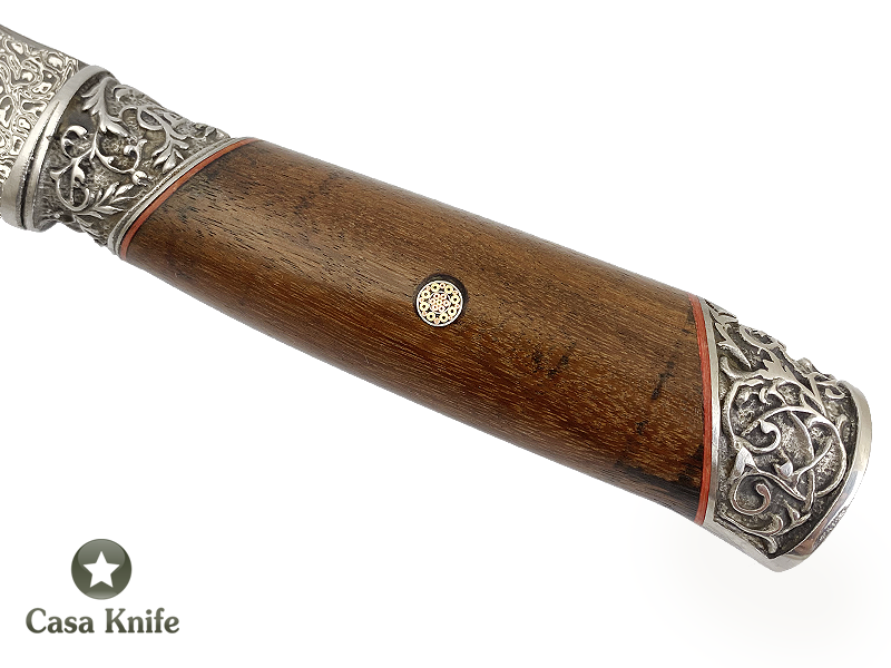 Adelar Filippon faca para colecionador forjado em aço damasco 15N20 / 1095 / 58 HCR / 288 camadas. Empunhadura em Radica Imbuia, 31 cm