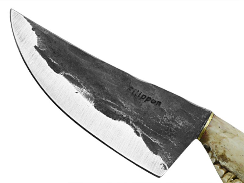 Adelar Filippon faca Skiner brüt forge para colecionador forjada em aço 5160. Empunhadura em mandíbula de cabrito, 26 cm