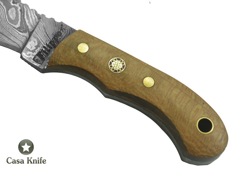 Adelar Filippon Faca Skiner para colecionador forjado em aço damasco. Empunhadura em Uva Japão, 20 cm