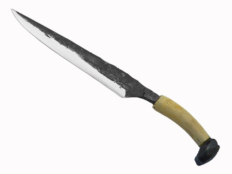Adellar Filippon faca brüt forge em aço trilho de trem. Empunhadura osso de boi, 31 cm