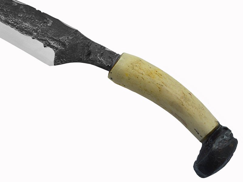 Adellar Filippon faca brüt forge em aço trilho de trem. Empunhadura osso de boi, 31 cm