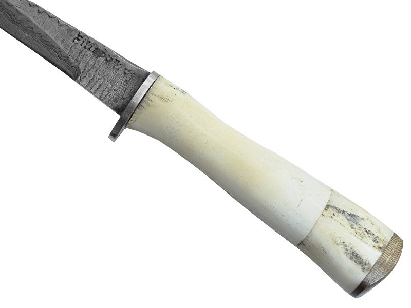 Adellar Filippon faca para colecionador em aço damasco. Empunhadura em canela de ovelha, 30 cm