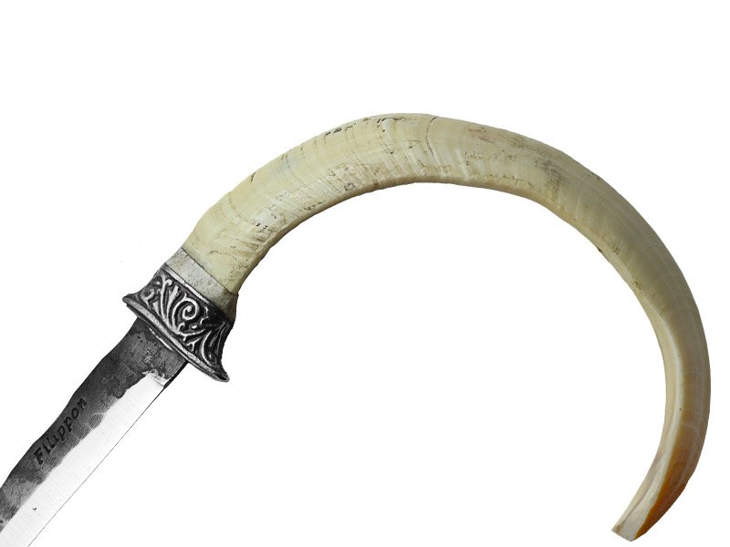 Adellar Filippon faca para colecionador em aço inox brut forge. Empunhadura em dente de javali, 29 cm