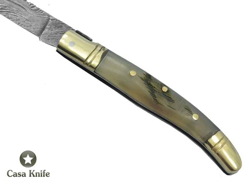 Canivete estilo laguiole para colecionador forjado em aço damasco. Empunhadura em Chifre de Carneiro, 16 cm