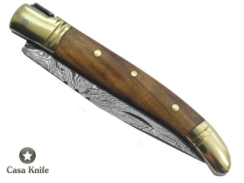 Canivete estilo laguiole para colecionador forjado em aço damasco. Empunhadura em Oliveira, 16 cm