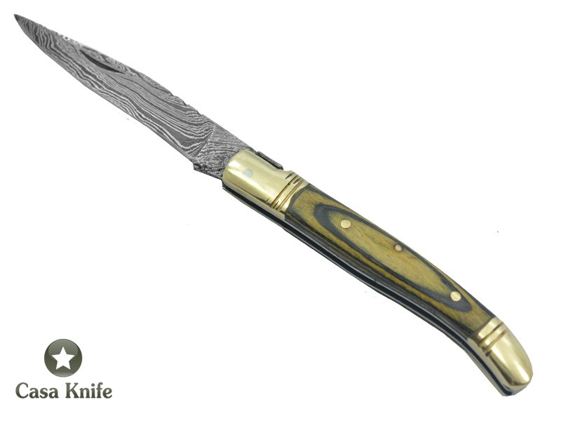 Canivete estilo laguiole para colecionador forjado em aço damasco. Empunhadura em Pakawood, 16 cm
