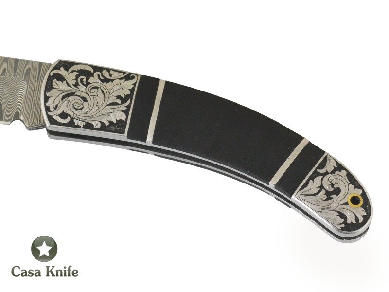 Canivete forjado com lindo padrão de aço damasco com empunhadura em Ébano Africano, 13 cm