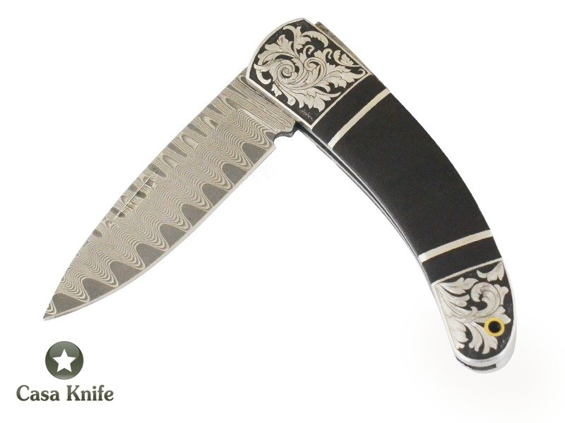 Canivete forjado com lindo padrão de aço damasco com empunhadura em Ébano Africano, 13 cm