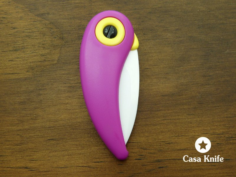 Canivete Osaka para colecionador lâmina em cerâmica com empunhadura em PVC.