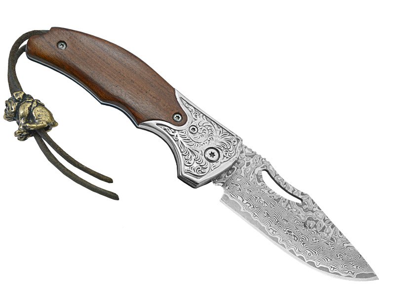 Canivete para colecionador em aço damasco. Empunhadura em cerejeira, 17 cm