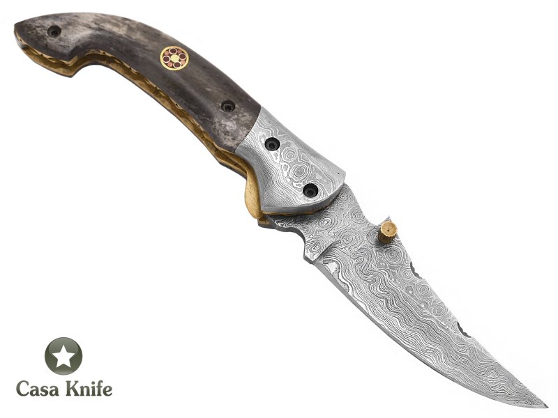 Canivete para colecionador em aço damasco com empunhadura em chifre de búfalo 19 cm