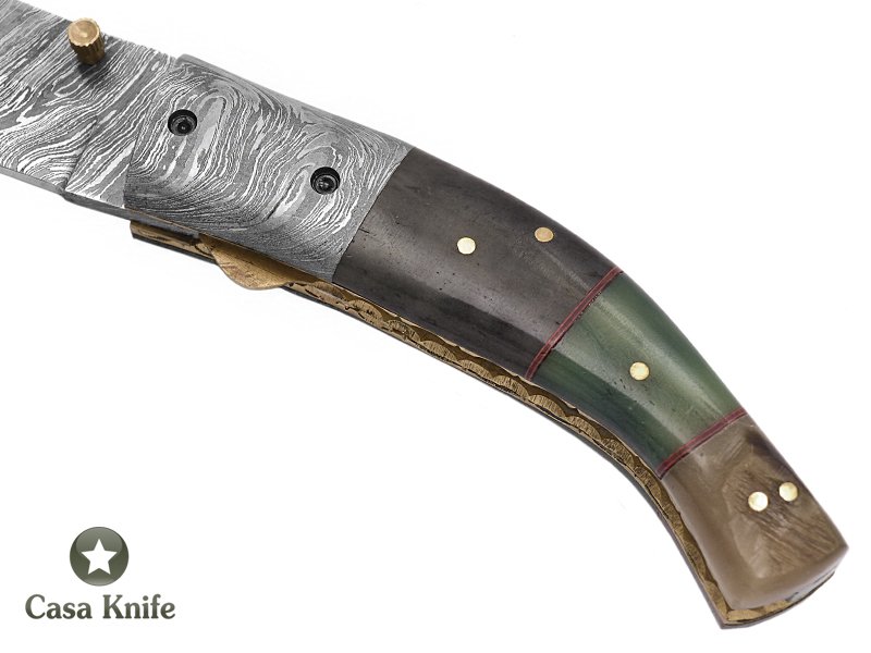 Canivete para colecionador em aço damasco com empunhadura em chifre de búfalo tingido e chifre de carneiro merino 20 cm