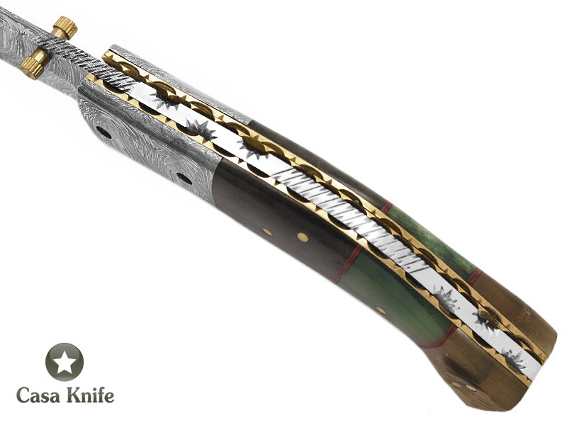 Canivete para colecionador em aço damasco com empunhadura em chifre de búfalo tingido e chifre de carneiro merino 20 cm