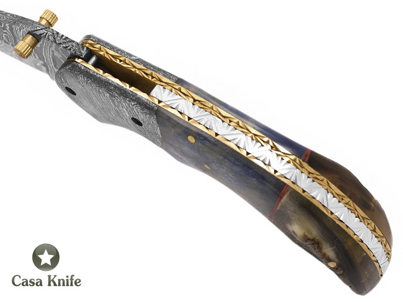 Canivete para colecionador em aço damasco com empunhadura em chifre de búfalo tingido e chifre de carneiro merino 20 cm