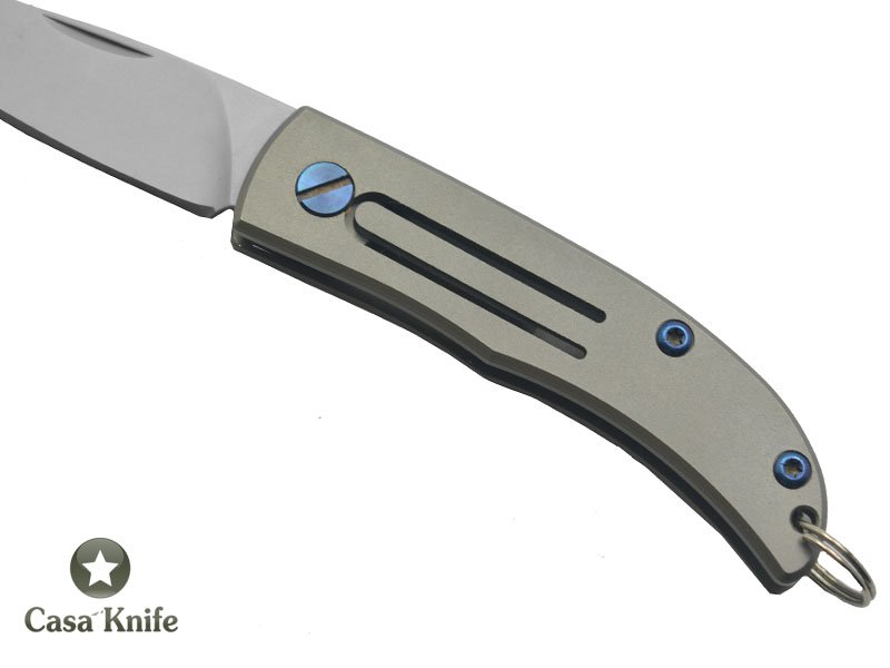 Canivete para colecionador em aço D2, com empunhadura em Titânio, 12 cm