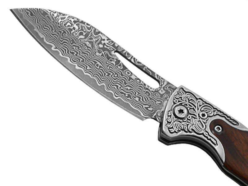 Canivete para colecionador em aço damasco. Empunhadura em cerejeira, 18 cm