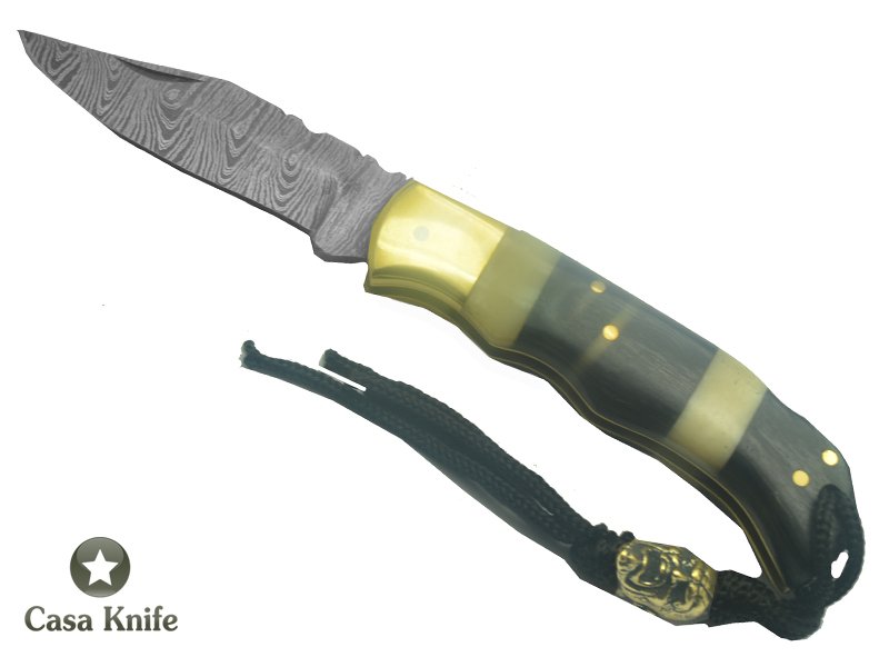 Canivete para colecionador forjado em aço damasco, Empunhadura em Pakawod e Osso de Boi, 16 cm