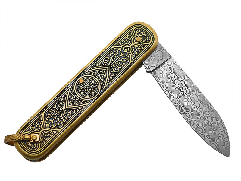 Canivete para colecionador forjado em aço damasco. Empunhadura em bronze, 13 cm