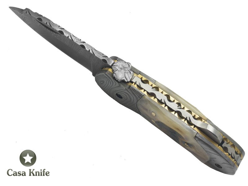 Canivete para colecionador forjado em aço damasco com empunhadura em Chifre de carneiro, 17 cm