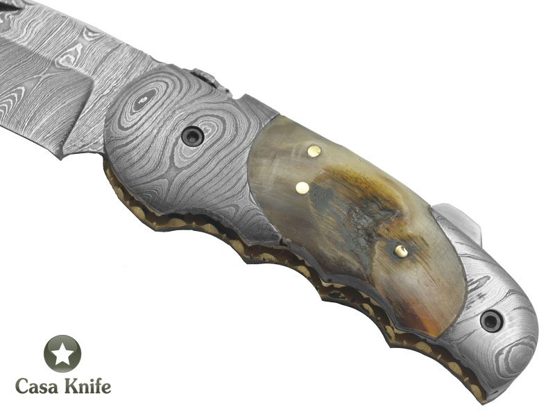 Canivete para colecionador forjado em aço damasco com empunhadura em Chifre de carneiro, 17 cm