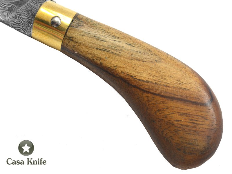 Canivete tipo Britola para colecionador forjado em aço damasco. Empunhadura em Madeira Teca, 16 cm