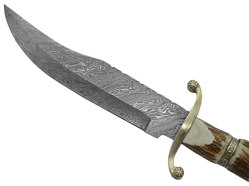 Adelar Filippon faca bowie para colecionador forjada em aço damasco. Empunhadura em chifre de cervo, 37 cm