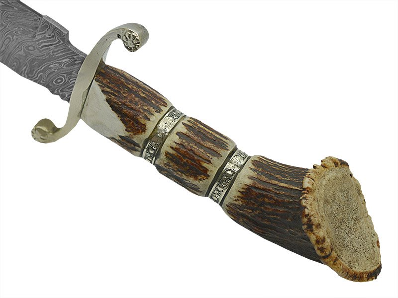 Adelar Filippon faca bowie para colecionador forjada em aço damasco. Empunhadura em chifre de cervo, 37 cm