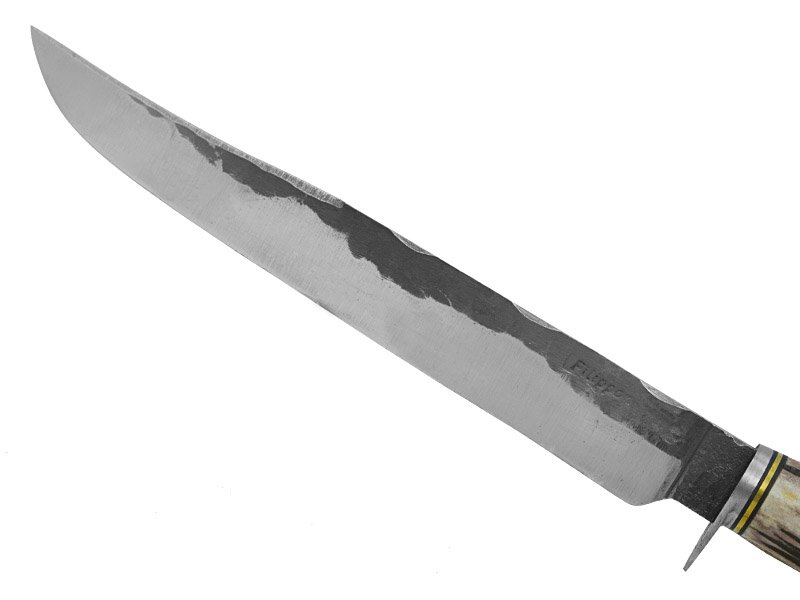 Adelar Filippon faca javalizeira brüt forge para colecionador, forjada em aço 5160. Empunhadura em chifre de cervo, 42 cm