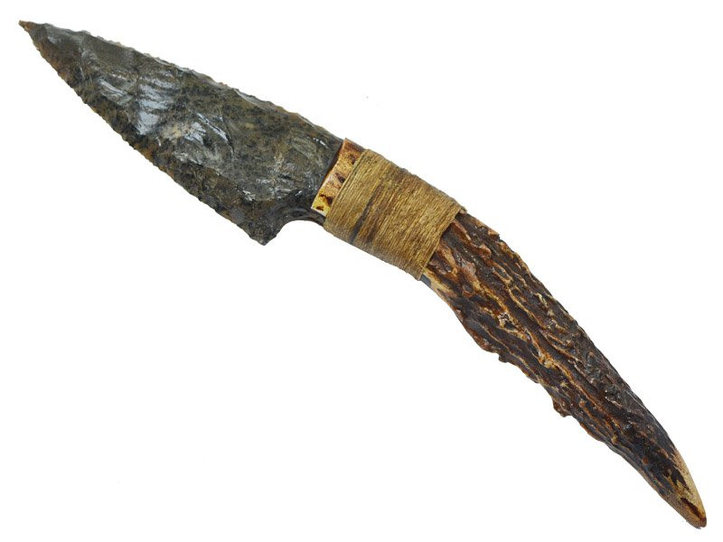 Faca para colecionador em Obsidiana. Empunhadura em chifre de cervo, 24 cm