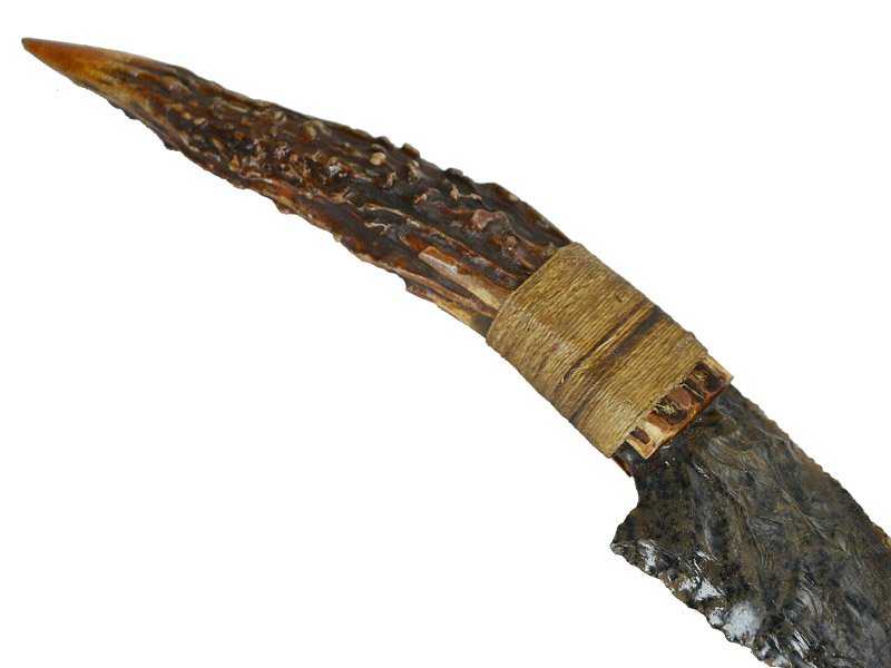 Faca para colecionador em Obsidiana. Empunhadura em chifre de cervo, 24 cm