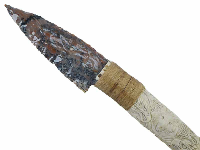 Faca para colecionador em Obsidiana. Empunhadura em Chifre de Cervo esculpido, 24 cm