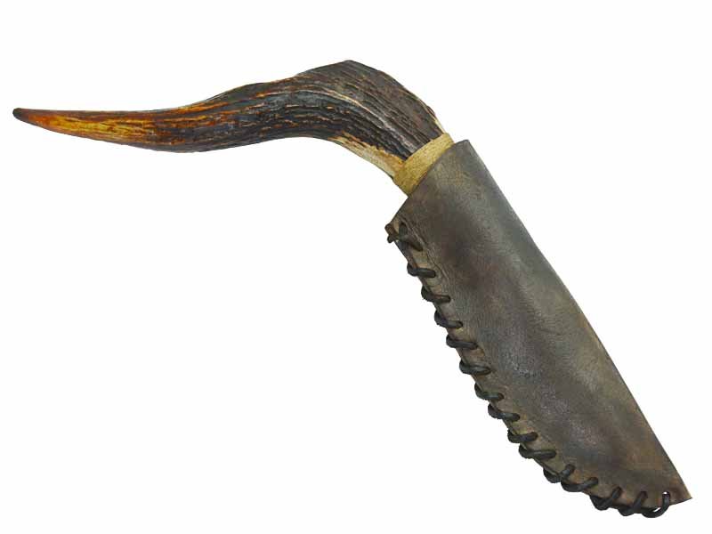 Faca para colecionador em Obsidiana. Empunhadura em chifre de cervo, 34 cm