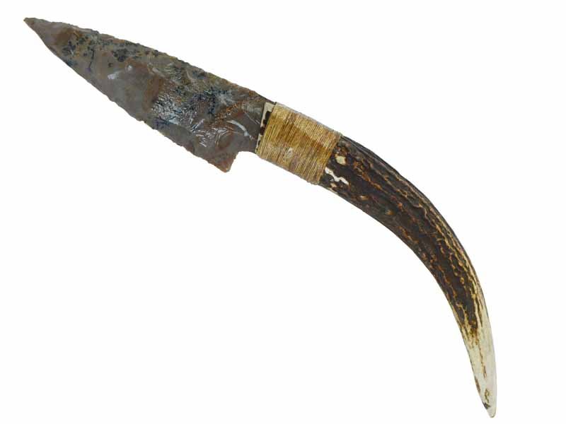 Faca para colecionador em Obsidiana. Empunhadura em chifre de cervo, 28 cm