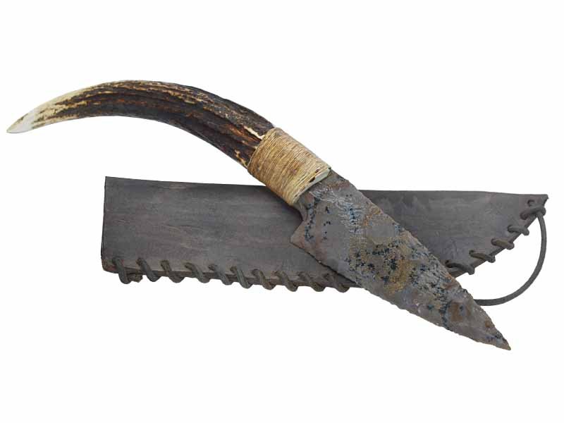 Faca para colecionador em Obsidiana. Empunhadura em chifre de cervo, 28 cm