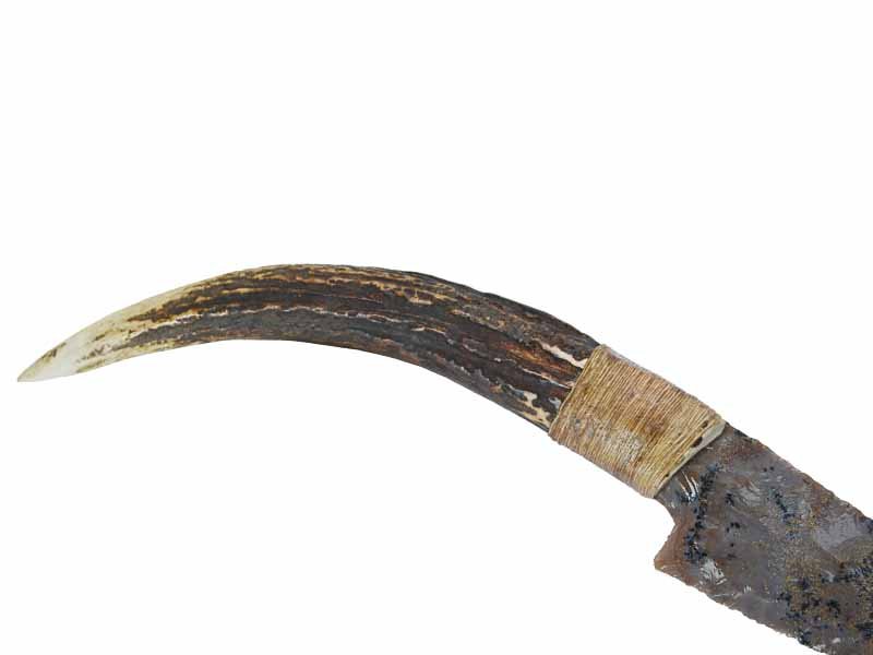 Faca para colecionador em Obsidiana. Empunhadura em chifre de cervo, 28 cm
