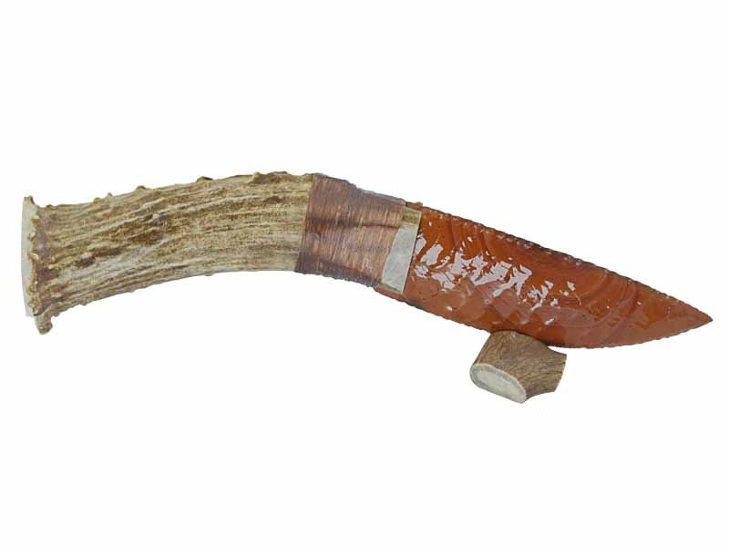 Faca para colecionador em Obsidiana. Empunhadura em chifre de cervo, 24 cm