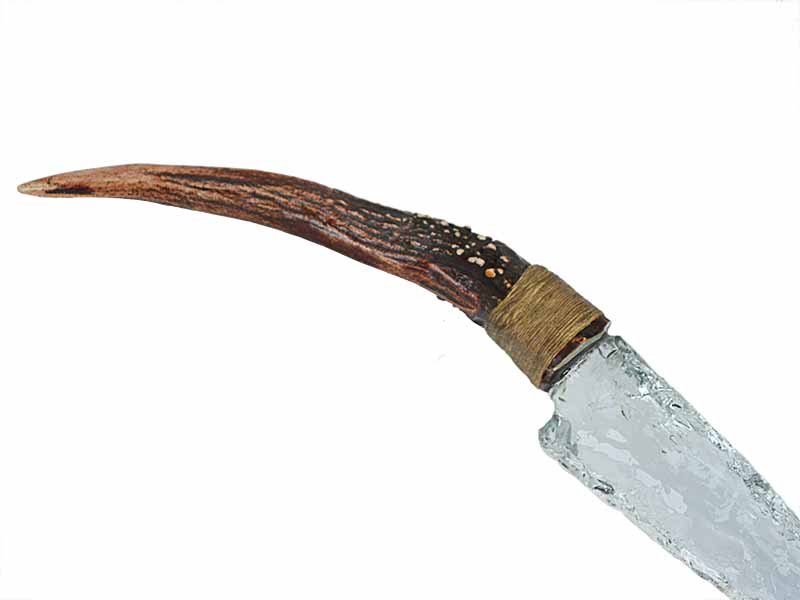 Faca para colecionador em Obsidiana. Empunhadura em chifre de cervo, 26 cm