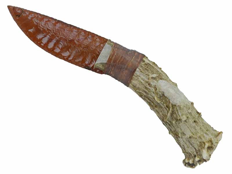Faca para colecionador em Obsidiana. Empunhadura em chifre de cervo, 24 cm